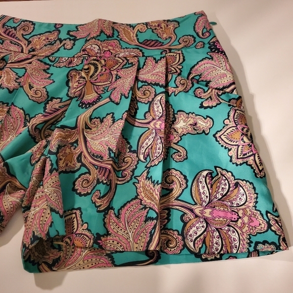 Loft Paisley Shorts size 0 - Picture 4 of 8